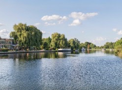 Win a 3 Night Thames Cruise for 6 People