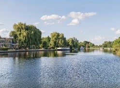 Win a 3 Night Thames Cruise for 6 People