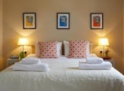 Win a Midweek One-Night Stay at the Queens Arms at Corton Denham